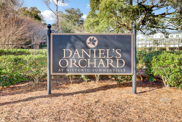 121 Sabal Court, Summerville, SC 29483