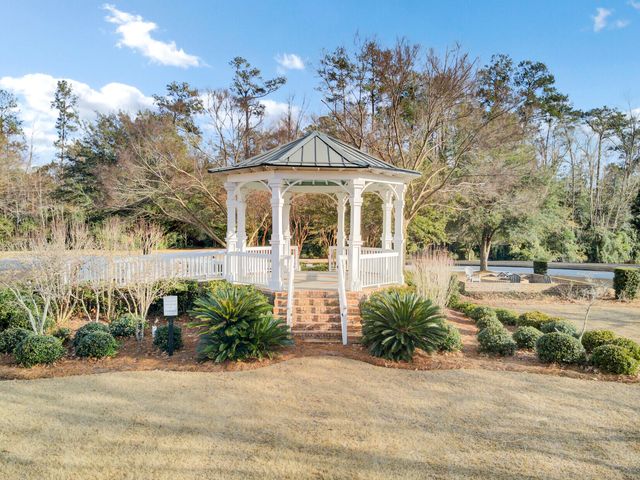 121 Sabal Court, Summerville, SC 29483