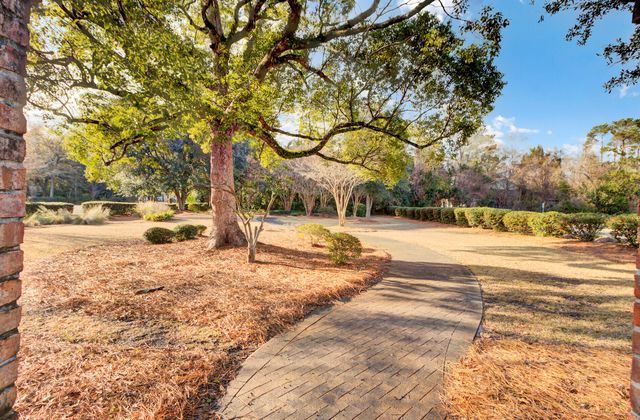 121 Sabal Court, Summerville, SC 29483