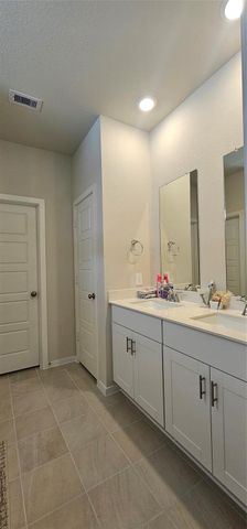 29215 Farmhouse Estates Dr, Waller, TX 77484