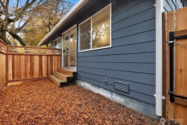 10439 17th Avenue SW, Seattle, WA 98146