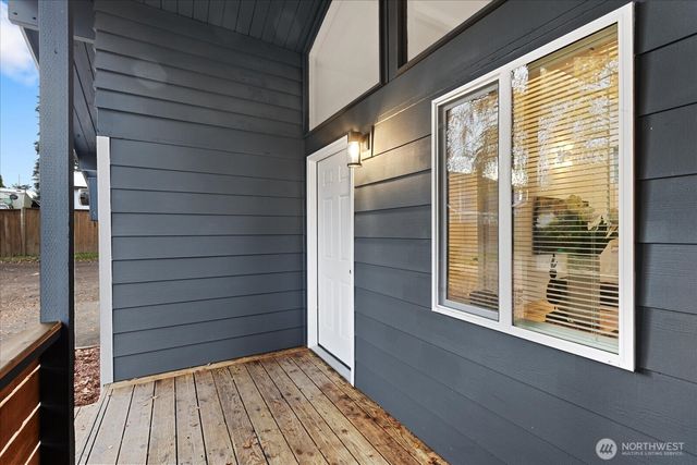 10439 17th Avenue SW, Seattle, WA 98146