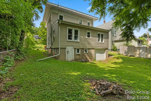 145 Lafayette Street, Ionia City, MI 48846