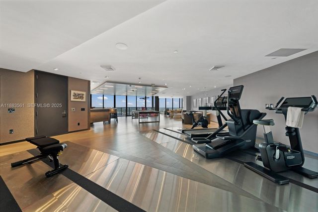 18555 Collins Avenue PH1, Sunny Isles Beach, FL 33160