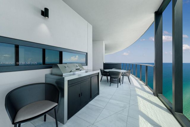 18555 Collins Avenue PH1, Sunny Isles Beach, FL 33160