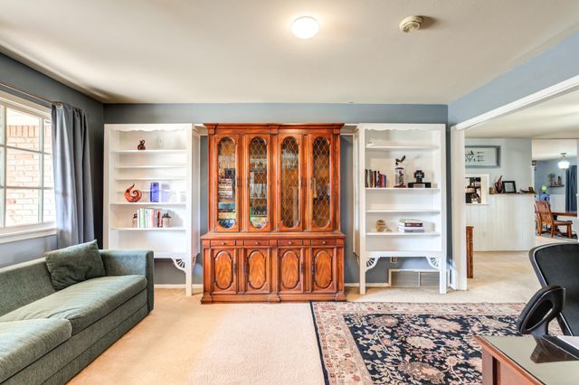 2132 69th Street, Lubbock, TX 79412