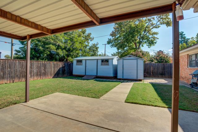 2132 69th Street, Lubbock, TX 79412