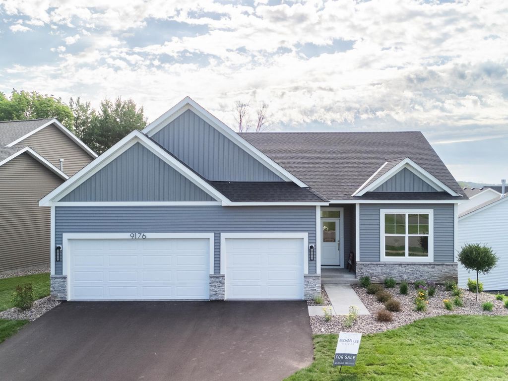 9117 62nd Street S, Cottage Grove, MN 55016