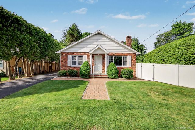13 Dellworth Drive, Yorktown Heights, NY 10598