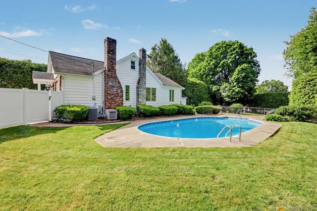 13 Dellworth Drive, Yorktown Heights, NY 10598