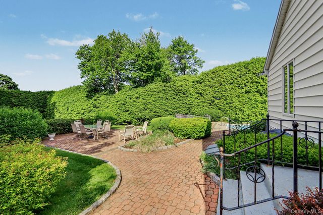13 Dellworth Drive, Yorktown Heights, NY 10598
