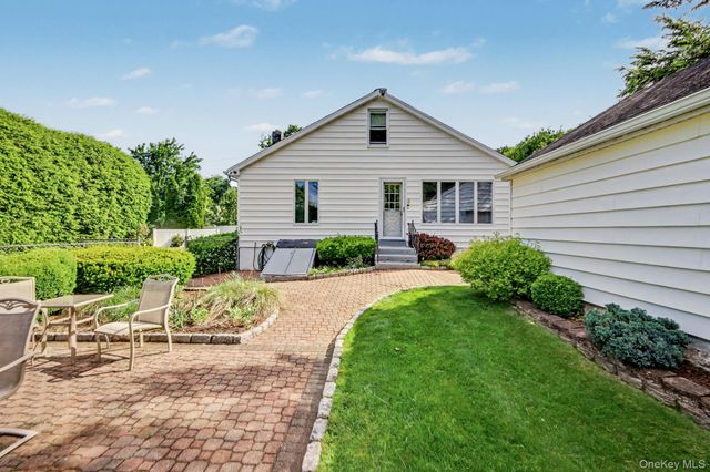 13 Dellworth Drive, Yorktown Heights, NY 10598