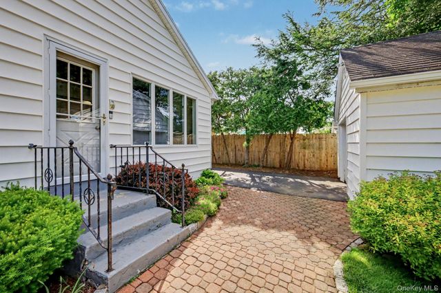 13 Dellworth Drive, Yorktown Heights, NY 10598