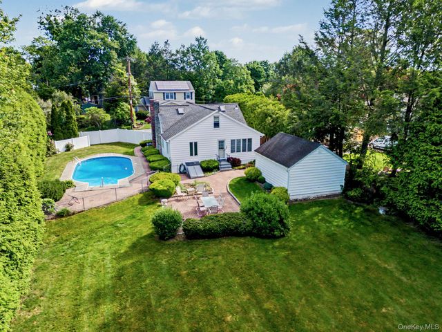 13 Dellworth Drive, Yorktown Heights, NY 10598