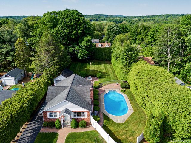 13 Dellworth Drive, Yorktown Heights, NY 10598
