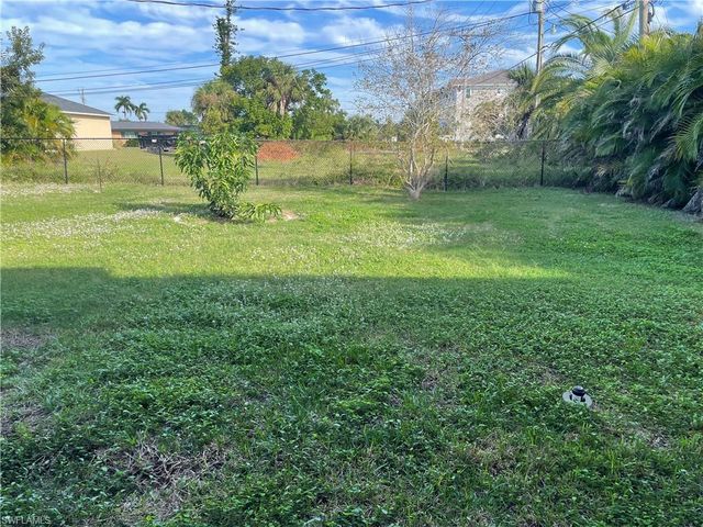 737 SESAME CT, Cape Coral, FL 33904
