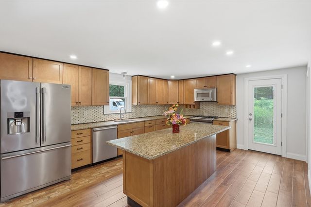 110 Haynes Rd, Townsend, MA 01469