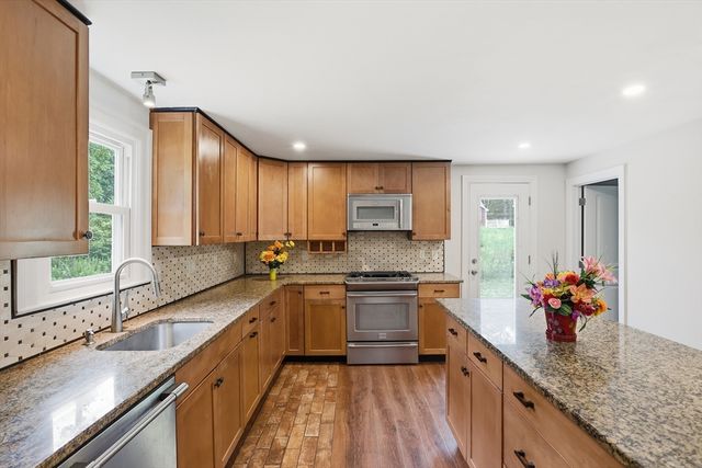 110 Haynes Rd, Townsend, MA 01469