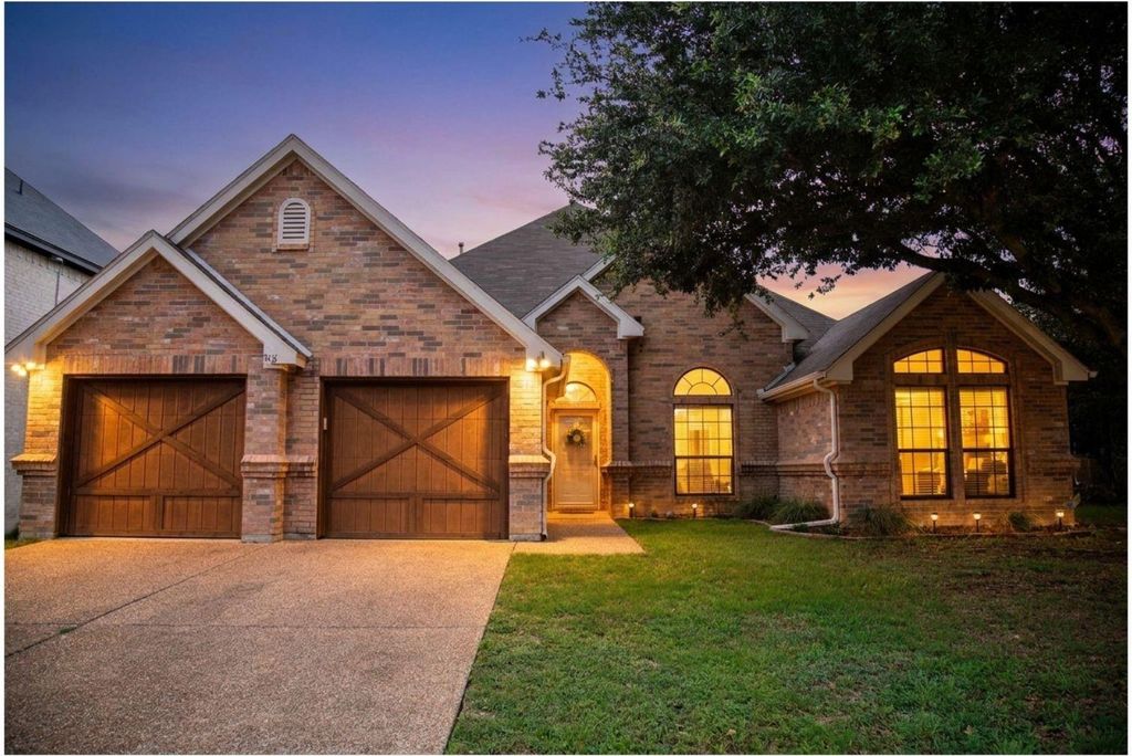 7416 Rolling Hills Drive, Benbrook, TX 76126