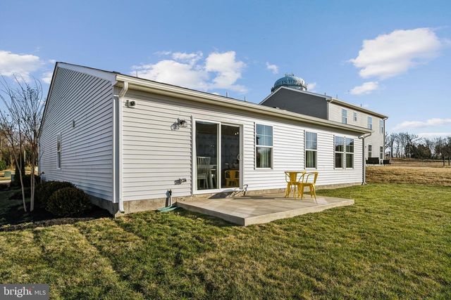 28 EMPIRE RD, Charles Town, WV 25414