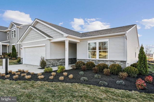28 EMPIRE RD, Charles Town, WV 25414