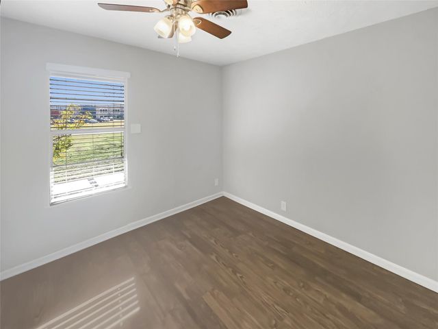 1105 E 17th ST, Georgetown, TX 78626