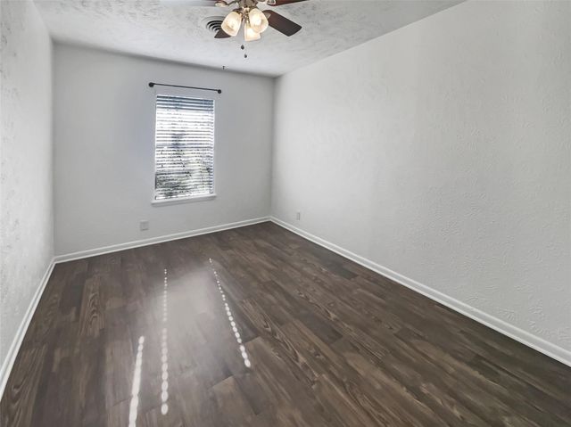 1105 E 17th ST, Georgetown, TX 78626