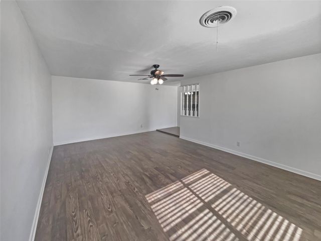 1105 E 17th ST, Georgetown, TX 78626