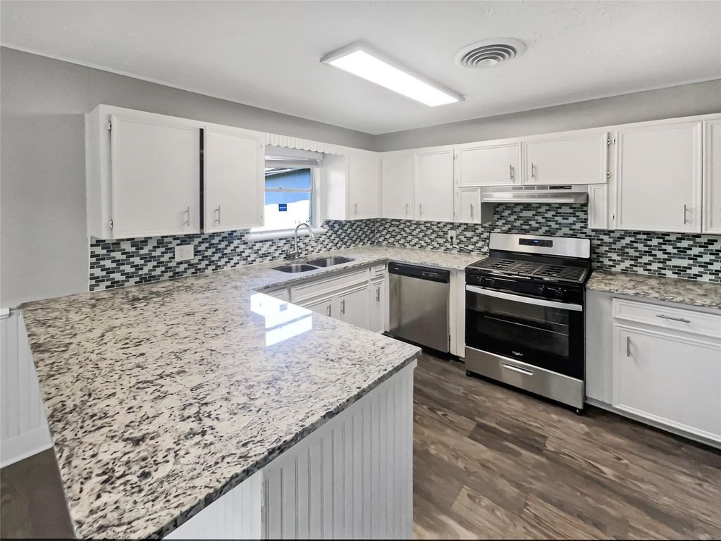 1105 E 17th ST, Georgetown, TX 78626