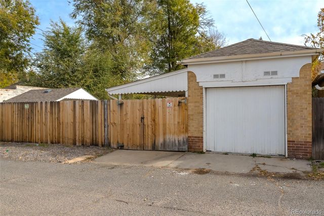 2261 S Lincoln Street, Denver, CO 80210