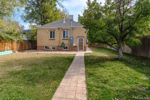 2261 S Lincoln Street, Denver, CO 80210