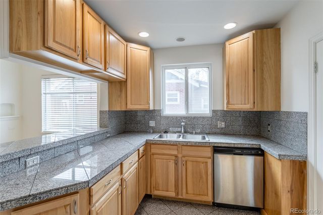 2261 S Lincoln Street, Denver, CO 80210