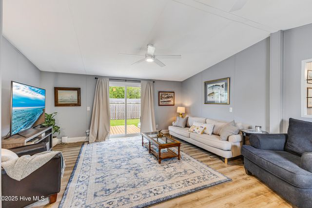 1649 Seagull Way SW, Ocean Isle Beach, NC 28469