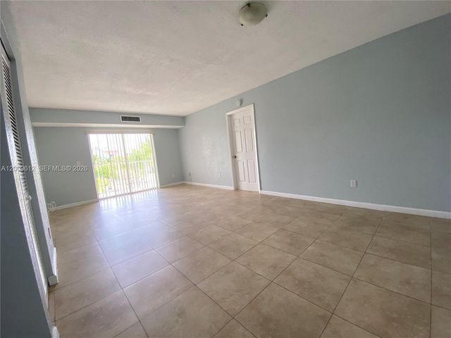 8200 SW 210th St 220, Cutler Bay, FL 33189