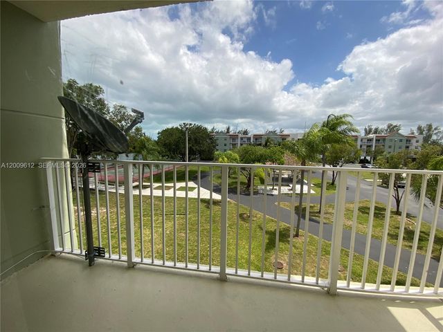 8200 SW 210th St 220, Cutler Bay, FL 33189