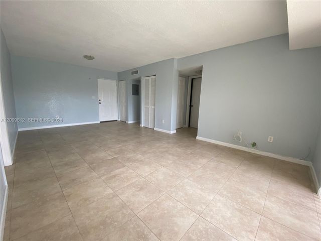 8200 SW 210th St 220, Cutler Bay, FL 33189