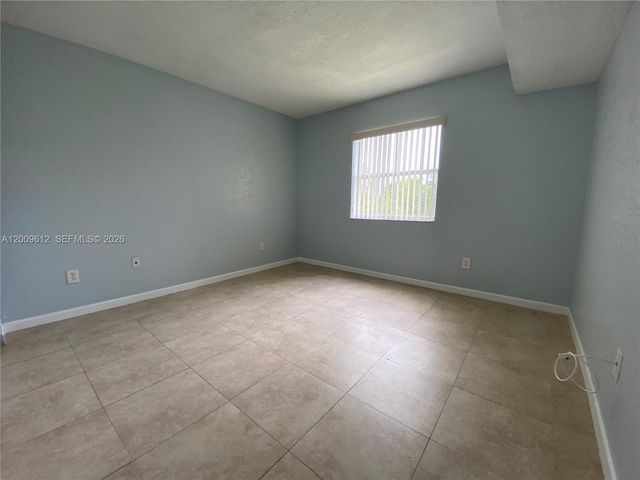 8200 SW 210th St 220, Cutler Bay, FL 33189