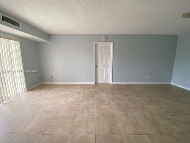 8200 SW 210th St 220, Cutler Bay, FL 33189