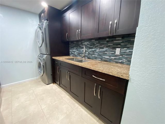 8200 SW 210th St 220, Cutler Bay, FL 33189