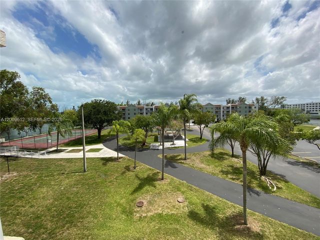 8200 SW 210th St 220, Cutler Bay, FL 33189