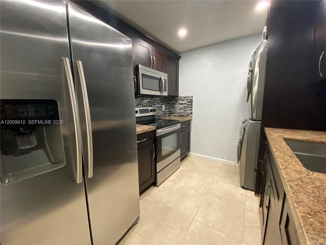 8200 SW 210th St 220, Cutler Bay, FL 33189