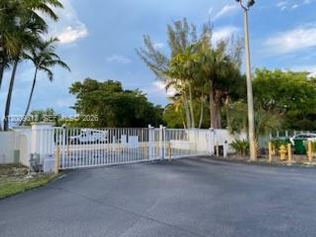 8200 SW 210th St 220, Cutler Bay, FL 33189