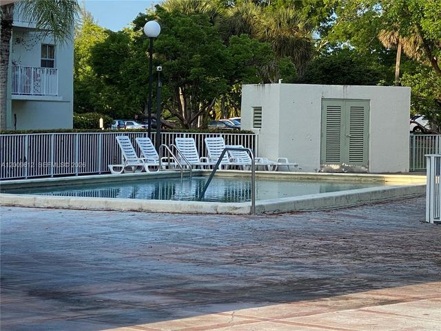 8200 SW 210th St 220, Cutler Bay, FL 33189