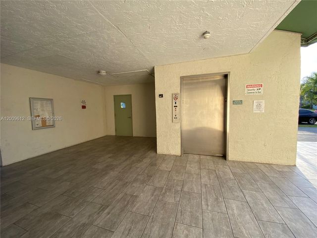 8200 SW 210th St 220, Cutler Bay, FL 33189