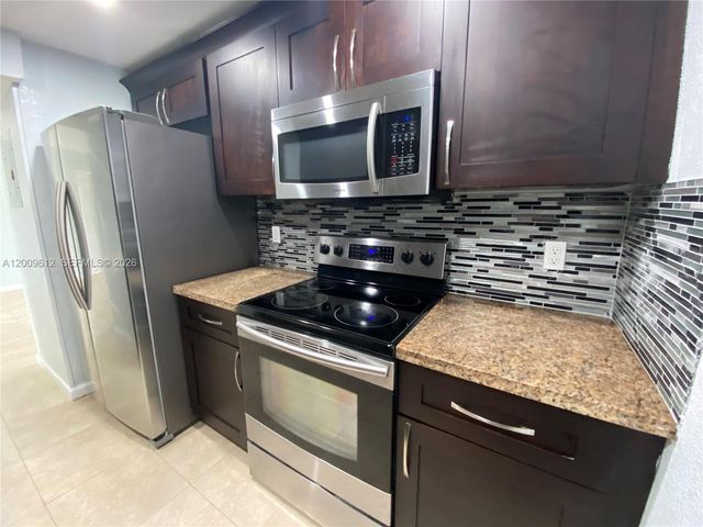 8200 SW 210th St 220, Cutler Bay, FL 33189