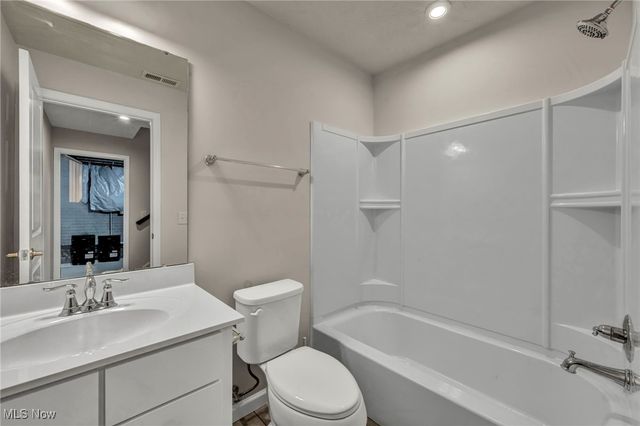 9361 Winfield Lane, North Ridgeville, OH 44039