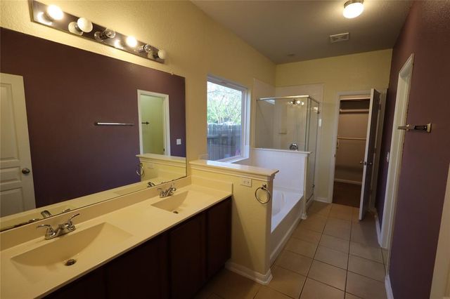 5032 Irvine LN, Del Valle, TX 78617
