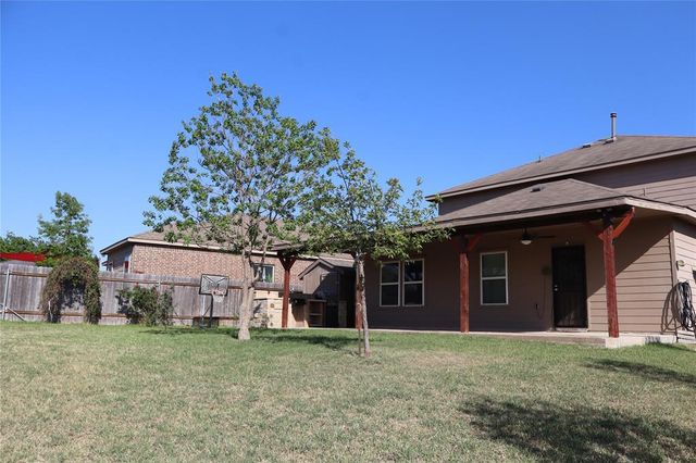 5032 Irvine LN, Del Valle, TX 78617