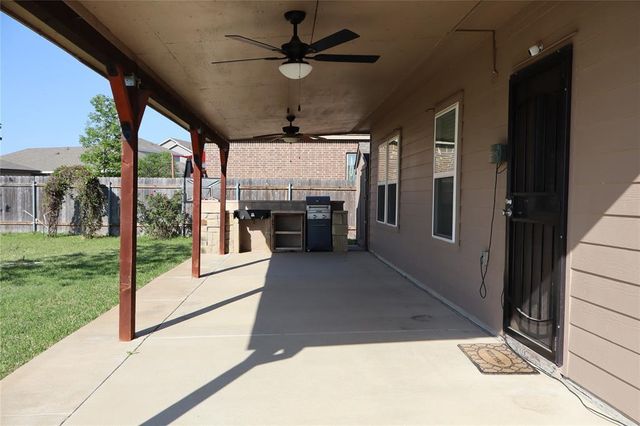 5032 Irvine LN, Del Valle, TX 78617
