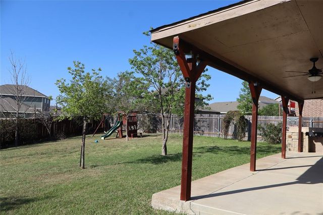 5032 Irvine LN, Del Valle, TX 78617